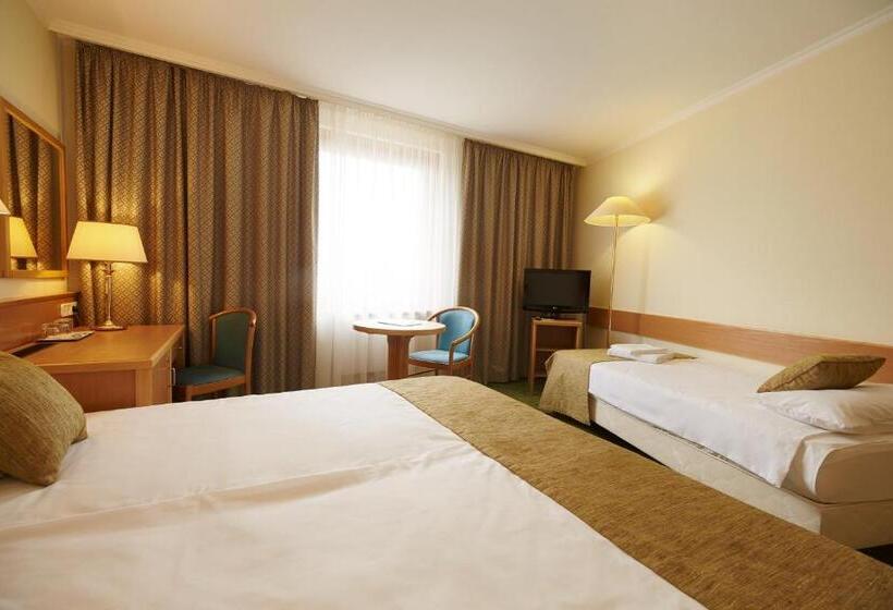 اتاق استاندارد سه نفره, Danubius Hotel Erzsébet City Center