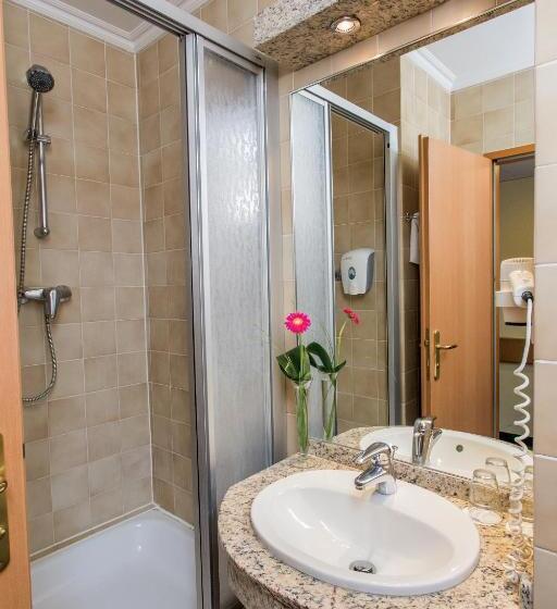 اتاق استاندارد سه نفره, Danubius Hotel Erzsébet City Center