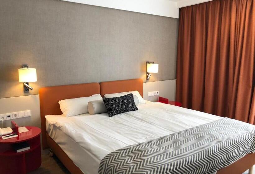 Полулюкс, Danubius Hotel Erzsébet City Center
