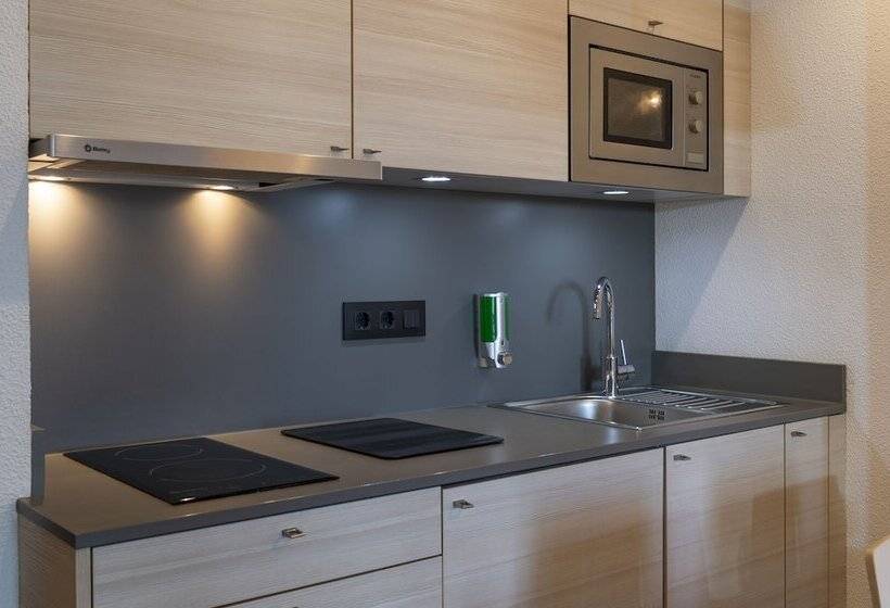 スタンダードスタジオ, Almirall Apartaments