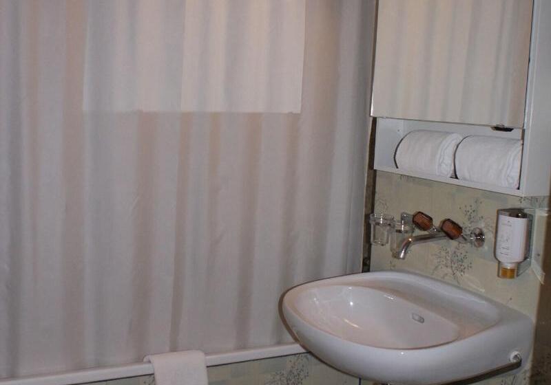 Четырехместный Номер Стандарт, Baeren Hotel, The Bear Inn