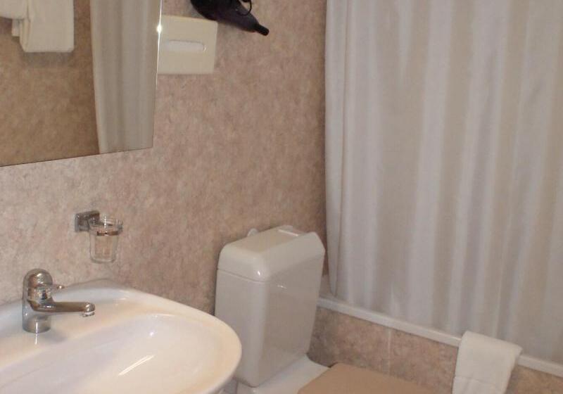 Номер Стандарт Трехместный, Baeren Hotel, The Bear Inn
