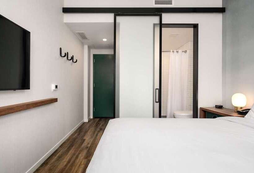اتاق استاندارد با تخت دو نفره بزرگ, Millennium Hilton New York One Un Plaza