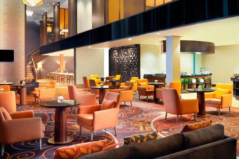 استودیو کلوب, Sheraton Saigon Grand Opera