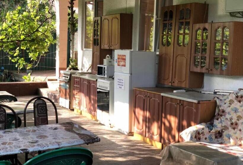 اتاق استاندارد یک نفره, Guest House On Demerjipa