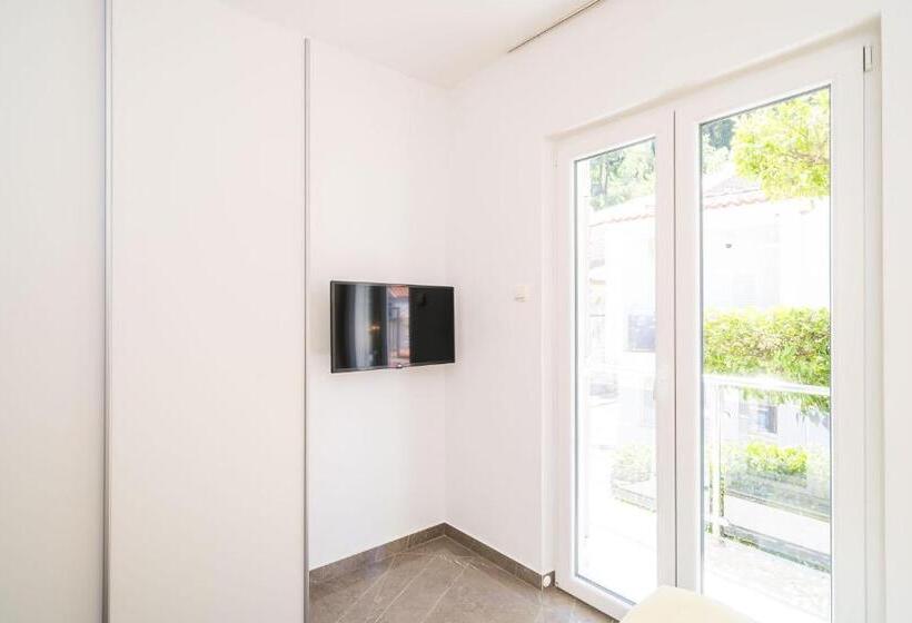 آپارتمان 1 خوابه با چشم‌انداز باغ, Rooms & Apartments Barišić