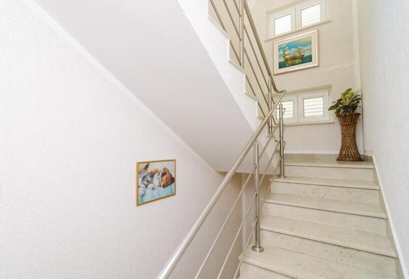 آپارتمان راحتی 1 خوابه, Rooms & Apartments Barišić