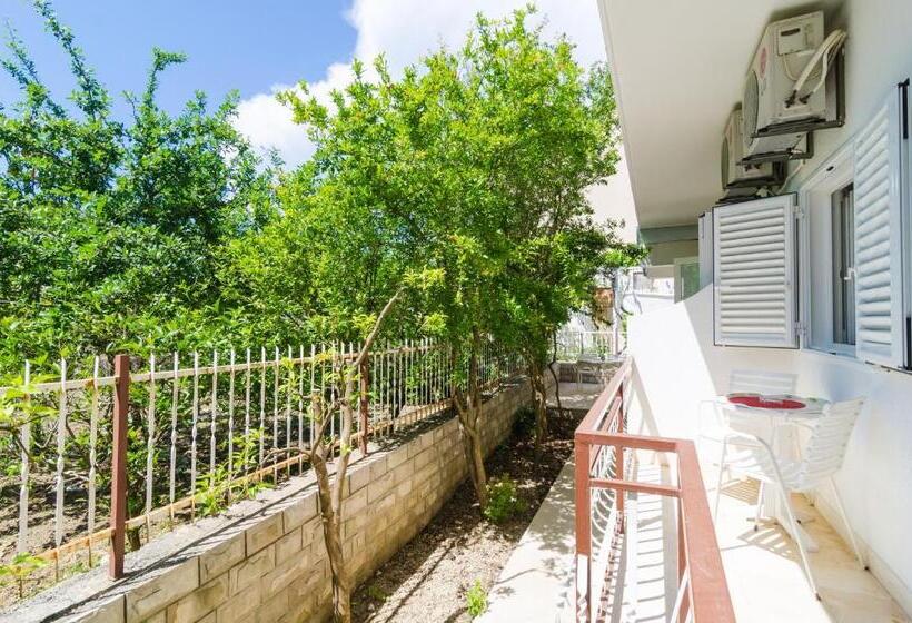 استودیو استاندارد با چشم‌انداز باغ, Rooms & Apartments Barišić
