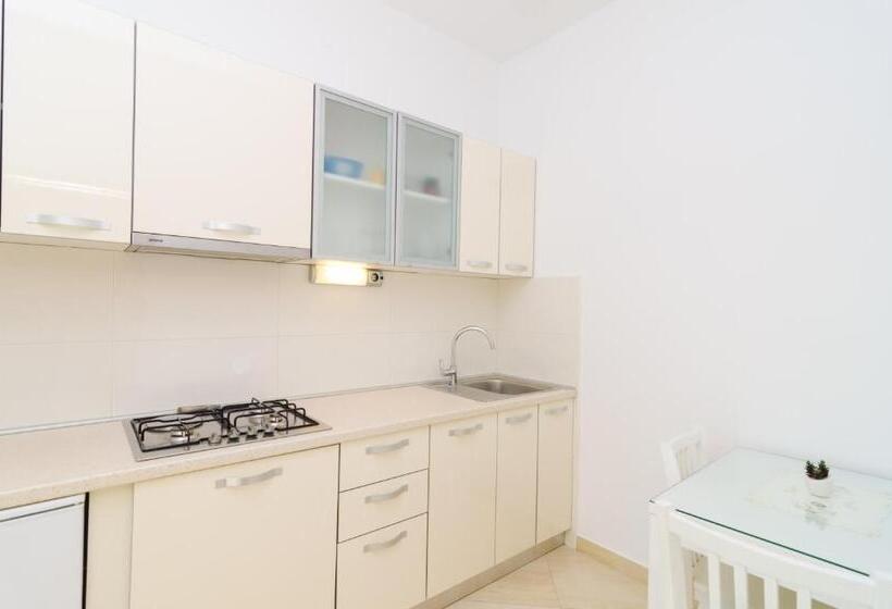Superior studio with garden view, Rooms & Apartments Barišić