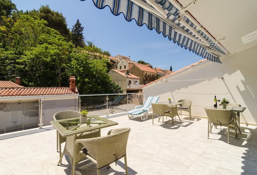 اتاق استاندارد با چشم‌انداز باغ, Rooms & Apartments Barišić