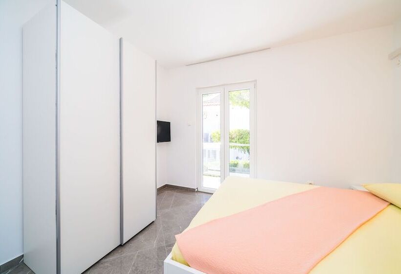 آپارتمان 1 خوابه با چشم‌انداز باغ, Rooms & Apartments Barišić