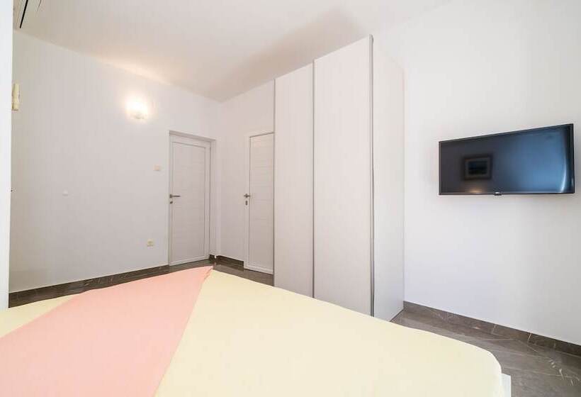 آپارتمان 1 خوابه با چشم‌انداز باغ, Rooms & Apartments Barišić