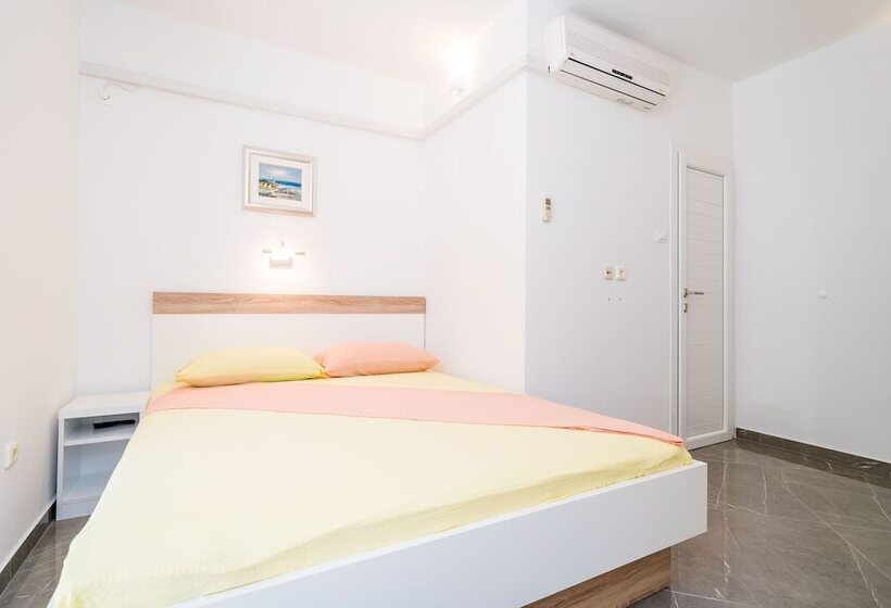 آپارتمان 1 خوابه با چشم‌انداز باغ, Rooms & Apartments Barišić