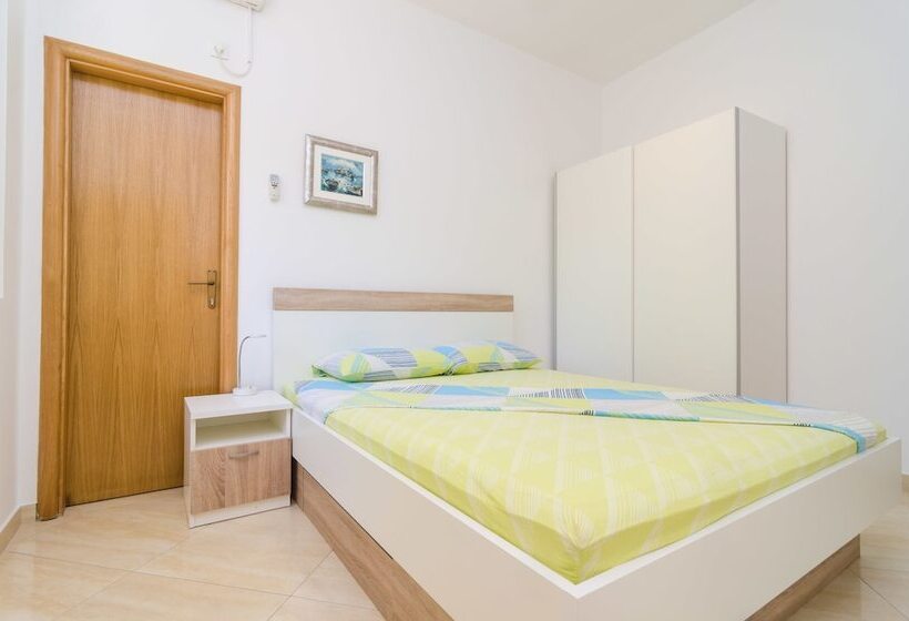 استودیو استاندارد با چشم‌انداز باغ, Rooms & Apartments Barišić