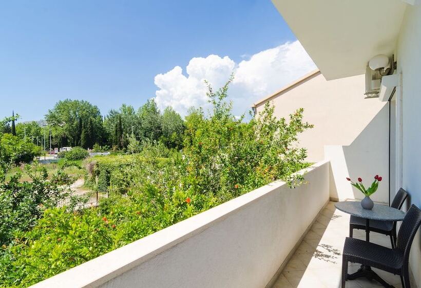 استودیو استاندارد با چشم‌انداز باغ, Rooms & Apartments Barišić