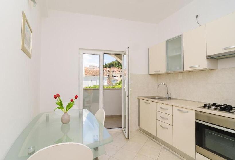استودیوی استاندارد با چشم‌انداز شهر, Rooms & Apartments Barišić