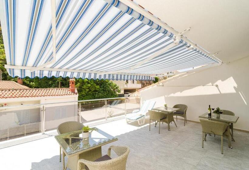اتاق استاندارد با چشم‌انداز باغ, Rooms & Apartments Barišić
