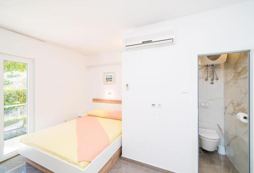 آپارتمان 1 خوابه با چشم‌انداز باغ, Rooms & Apartments Barišić