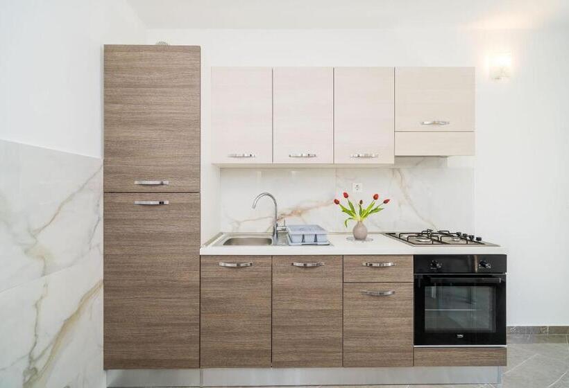 آپارتمان 1 خوابه با چشم‌انداز باغ, Rooms & Apartments Barišić