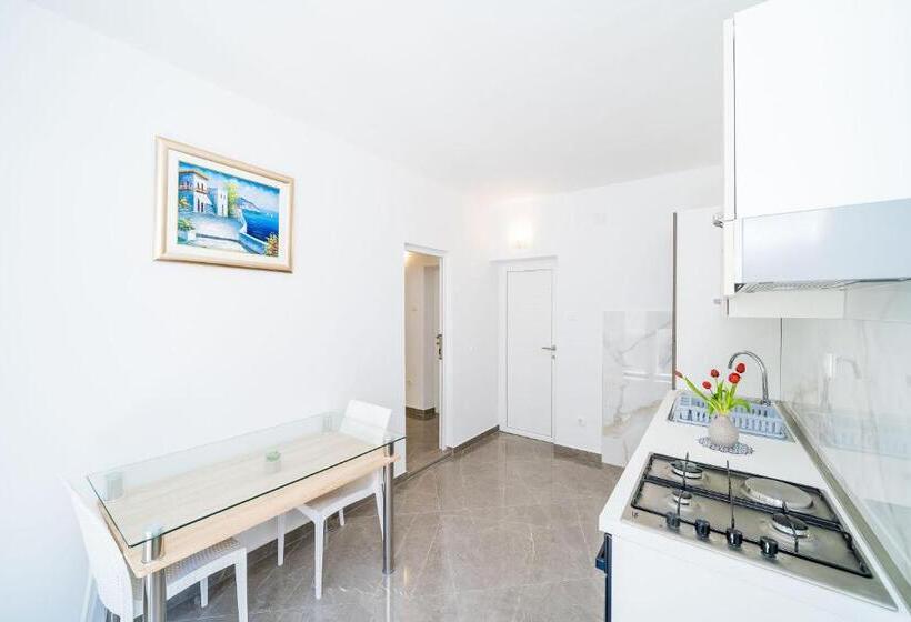 آپارتمان 1 خوابه با چشم‌انداز باغ, Rooms & Apartments Barišić