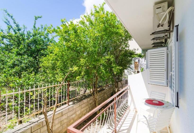 استودیو استاندارد با چشم‌انداز باغ, Rooms & Apartments Barišić
