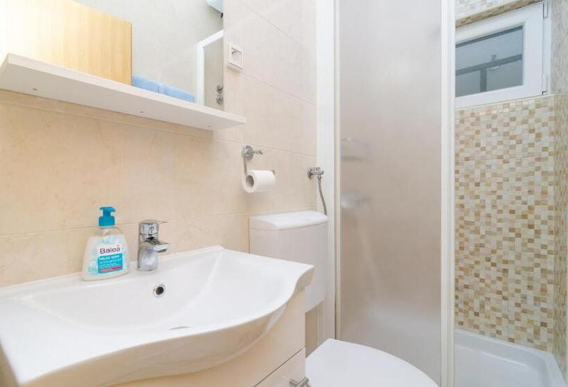 Superior studio with garden view, Rooms & Apartments Barišić