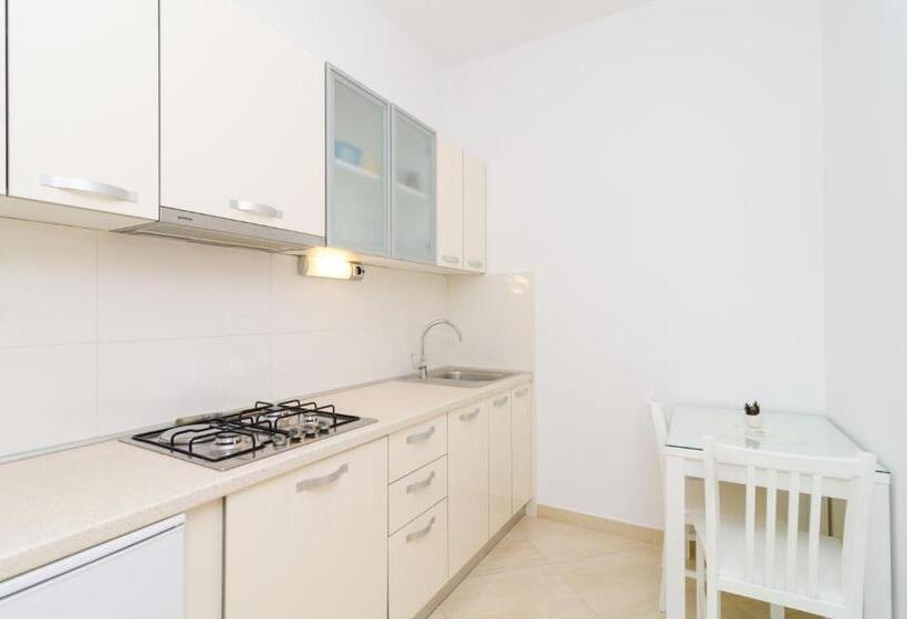 Superior studio with garden view, Rooms & Apartments Barišić