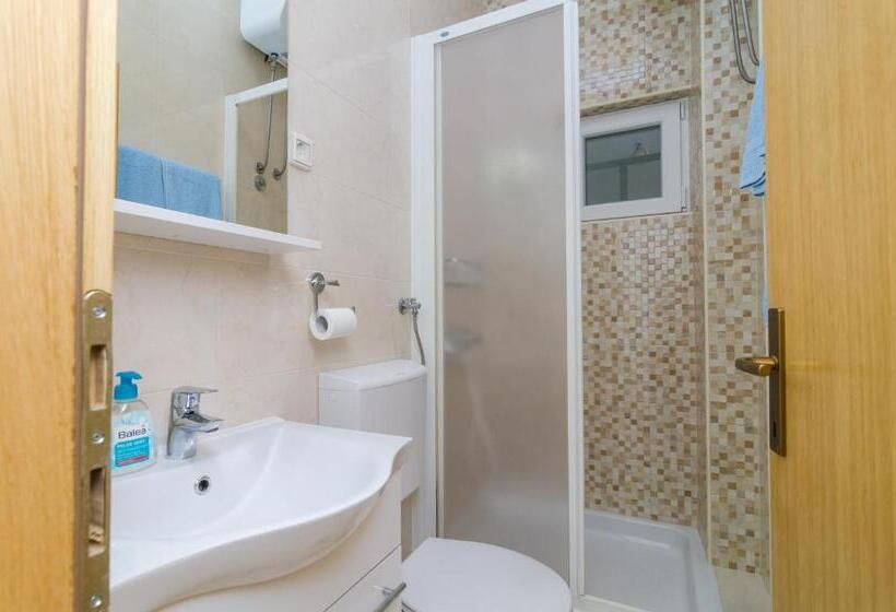 Superior studio with garden view, Rooms & Apartments Barišić