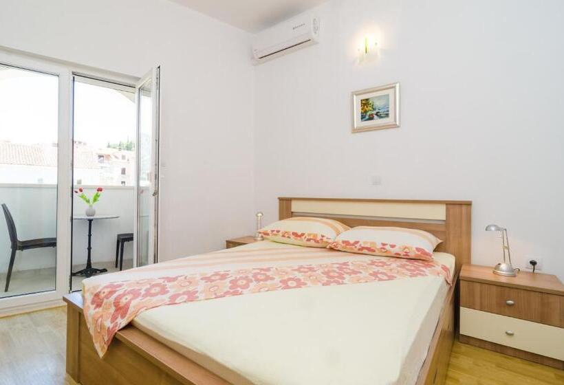 اتاق استاندارد با چشم‌انداز شهر, Rooms & Apartments Barišić