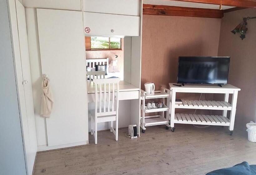 Номер Deluxe с Балконом, Greenfields Guesthouse & Restaurant