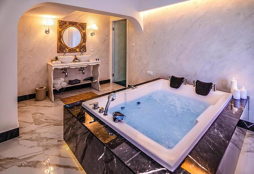 스위트 킹사이즈 침대, Panorama Suites & Spa   Adults Only