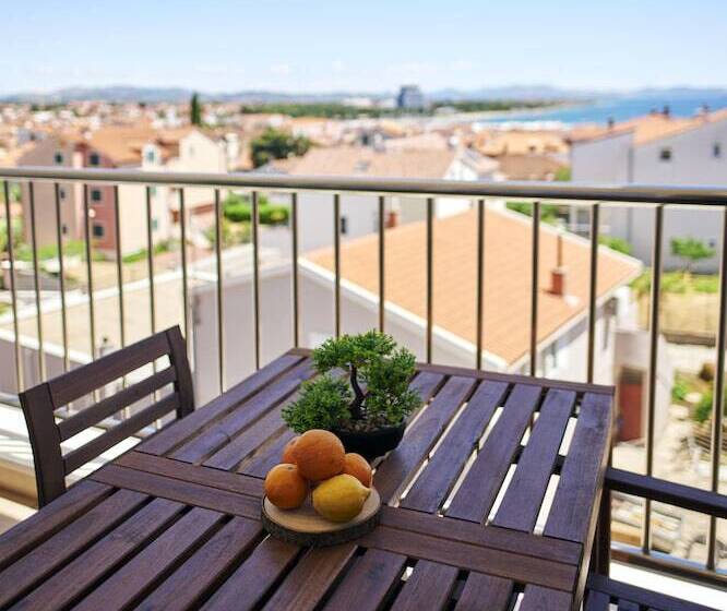 آپارتمان 1 خوابه با بالکن و چشم‌انداز دریا, Arancini Residence