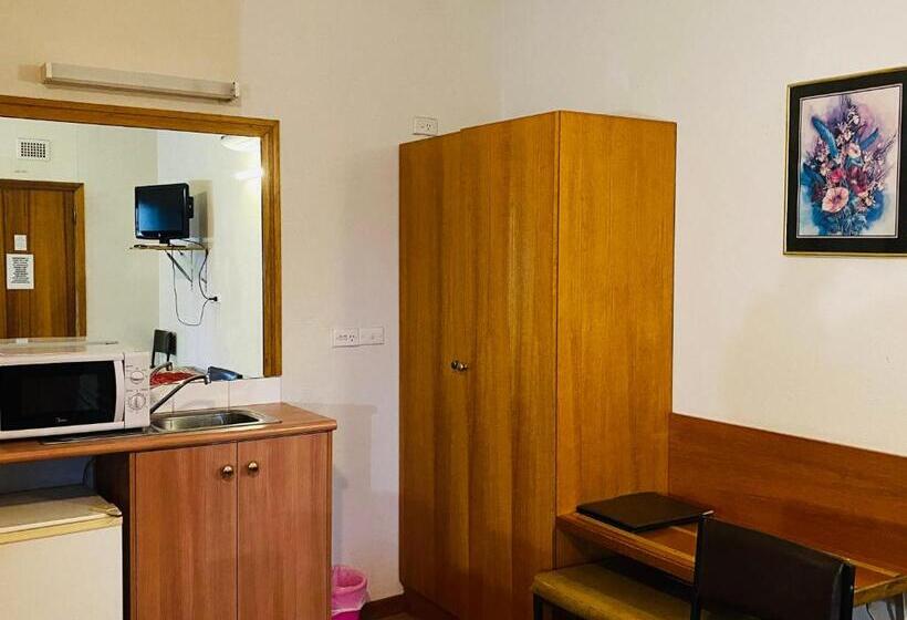 Семейный Номер, County Lodge Motor Inn