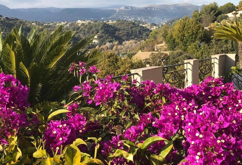 2 Bedroom Apartment with Views, Les Grimaldines   Maison D Hôtes