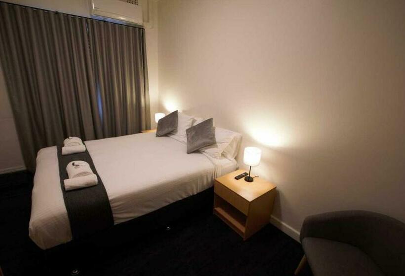 اتاق استاندارد با سرویس بهداشتی مشترک, Sydney Junction