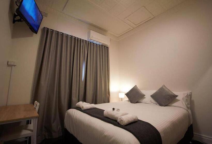 اتاق استاندارد با سرویس بهداشتی مشترک, Sydney Junction