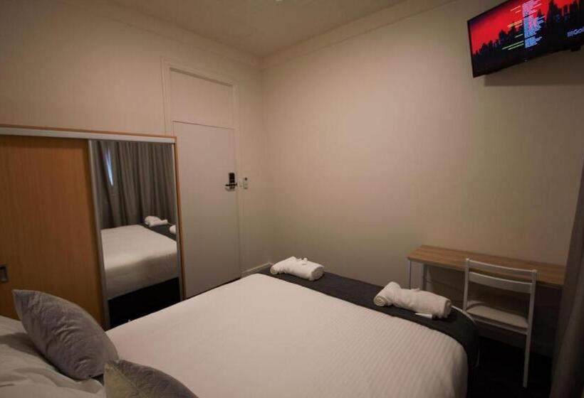 اتاق استاندارد با سرویس بهداشتی مشترک, Sydney Junction