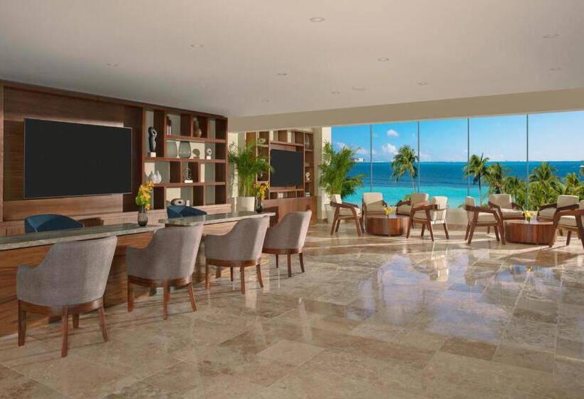 Family Suite, Dreams Sands Cancun Resort & Spa