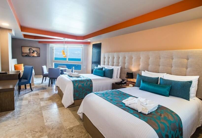 Family Suite, Dreams Sands Cancun Resort & Spa