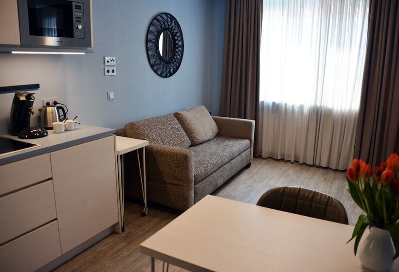 سوییت جونیور, Belle Blue Zentrum