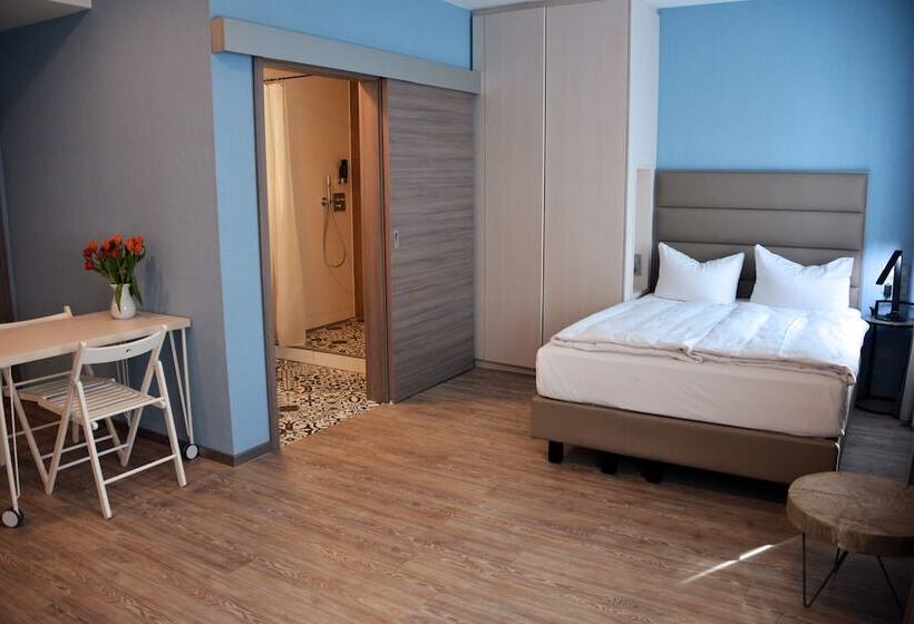 سوییت جونیور, Belle Blue Zentrum