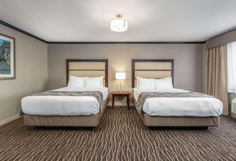 Люкс Кровать Кинг, Prestige Radium Hot Springs Resort, Worldhotels Crafted