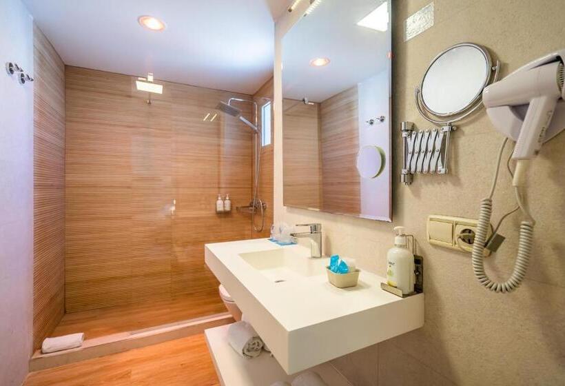 סוויטת ג'וניור, Yit Casa Grande