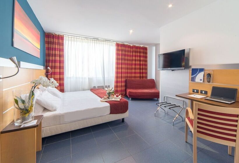 اتاق استاندارد سه نفره, Sotel Nomentana Roma