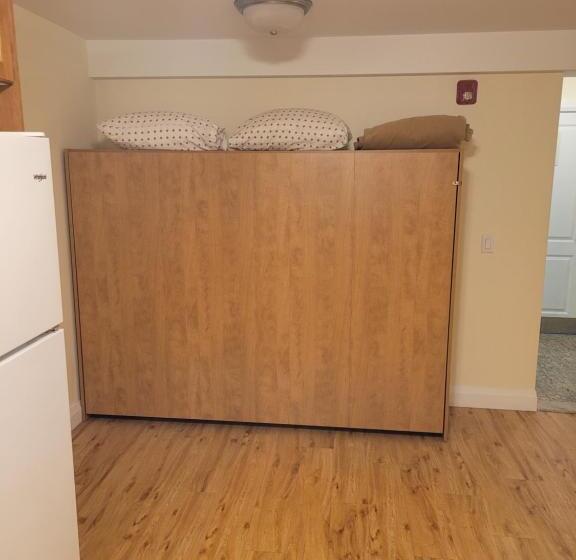 Suite with lake view, Muskoka Lakes Hotel And Resorts
