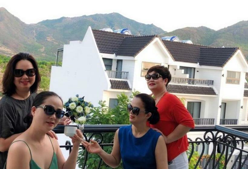 اتاق لوکس با بالکن, Heaven Villa Hotel Nha Trang