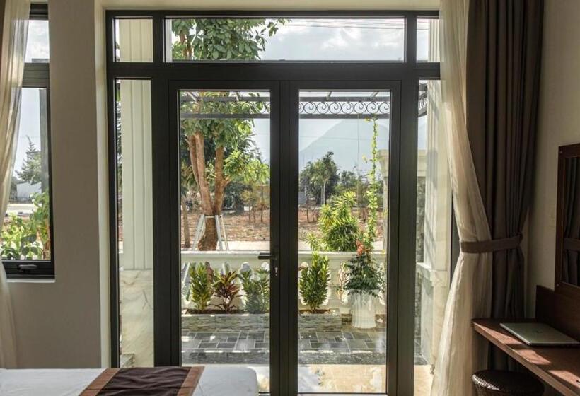سوئیت جونیور با تراس, Heaven Villa Hotel Nha Trang