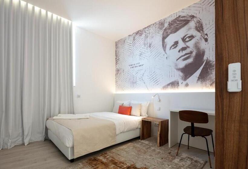 اتاق استاندارد برای معلولان, The Icons Lisbon