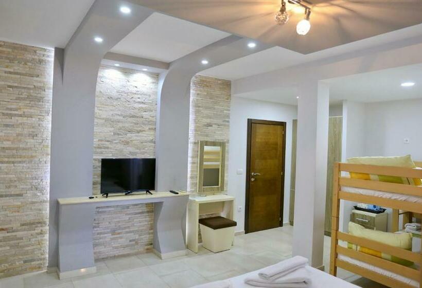 اتاق استاندارد با بالکن و چشم‌انداز دریا, Victoria Apartments