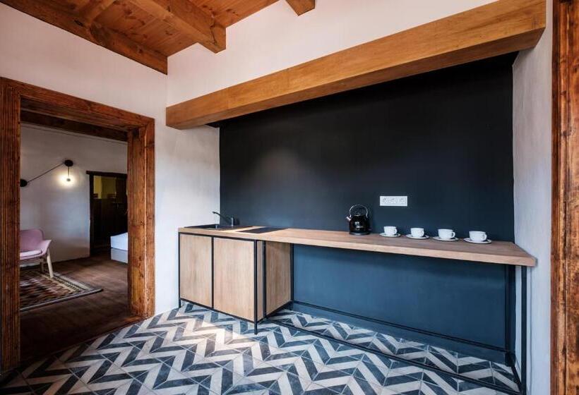 اتاق استاندارد, Almalomb Apartman